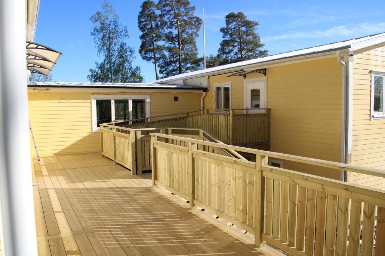 Varhaga Vandrarhem Sjuntorp Bagian luar foto