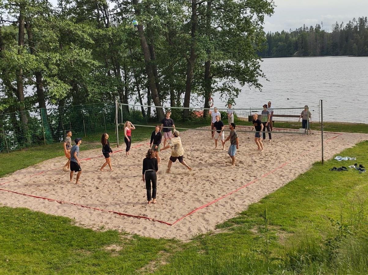 Varhaga Vandrarhem Sjuntorp Bagian luar foto