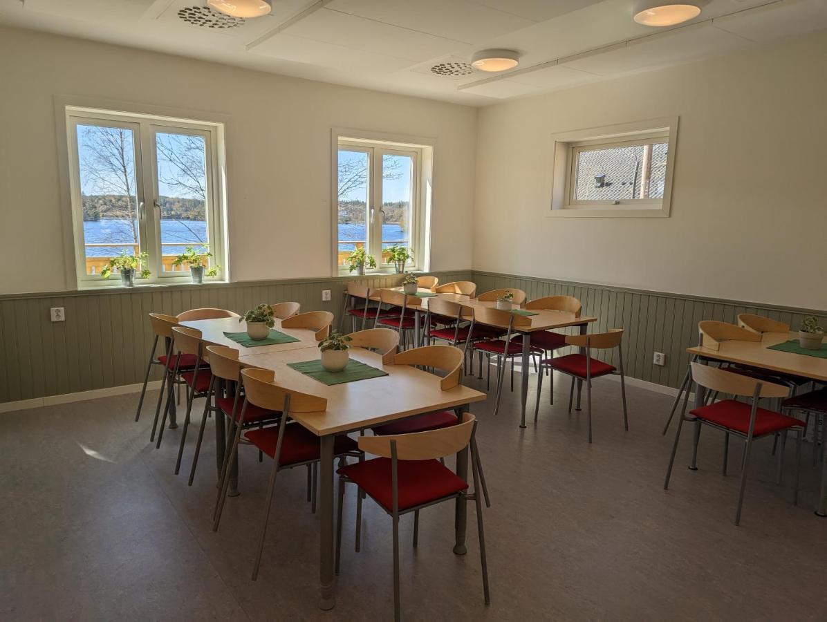 Varhaga Vandrarhem Sjuntorp Bagian luar foto